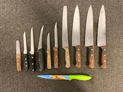 (4) Victorinox Ifoscner Stainless Knives And (7) Ofher Miscellaneous Steak Knives
