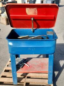 Safety-Kleen Freestanding Parts Washer, Electric, Blue/Red