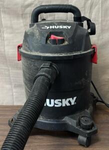 Husky Shop Vac w/ Wheels