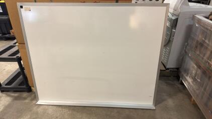 5&rsquo;x4&rsquo; White Dry Erase Board