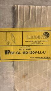 {{New In Open Box }} LUMARK HID Outside Light