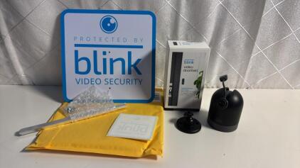 (1) Blink Video DoorBell (1) Blink Motorized Indoor Mount
