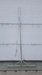 Asphalt Rake, Magnesium, 37 Tines