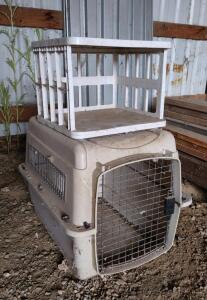 (1) 20"x 29"x 21" Dog Kennel & (1) 16&frac12;"x 15"x 12&frac12;" Open Side Stackable Crate Box