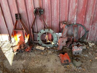 (2) Three-Point Hitch Mast (7) Three-Point Hitch Mast Parts