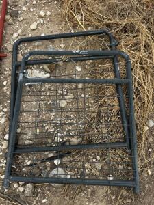 (2) 3.5&rsquo;x4&rsquo; HW Brand Wire Filled Galvanized Steel Gate (Grey)