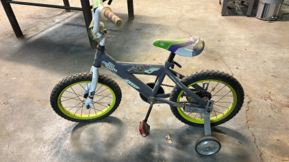 (OFFSITE) (1) 16&rdquo; Huffy Toy Story 3 Buzz Lightyear Kids Bike (Green and Purple) (2) Helmet