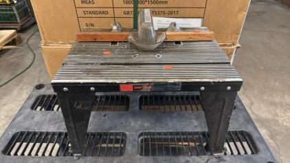 Small Craftsman Router Table w/Guard