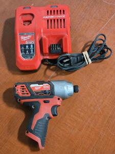 Milwaukee M12 Impact Driver & M12/M18 Combo Rapid Charger