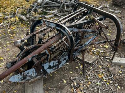 (1) Vintage Hay Rake/Tiller