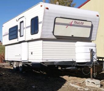 2003 TowLite Dual Axle Travel Trailer