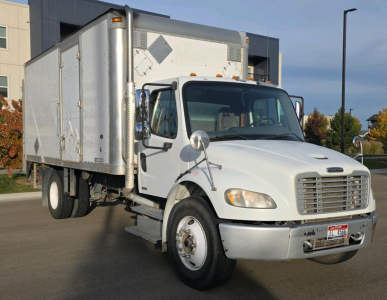 2010 FREIGHTLINER M2 BOX TRUCK - LOCAL FLEET! 62K MILES!
