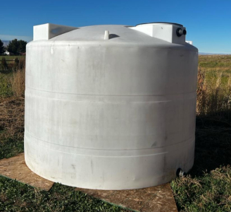(1) 6&rsquo;H x 105&rdquo;W Round Plastic Water Tank (White)
