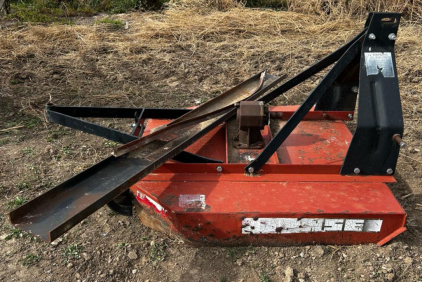 (1) 4&rsquo; Brush Hog (1) 8&rsquo;x7&rdquo; Steel Piece