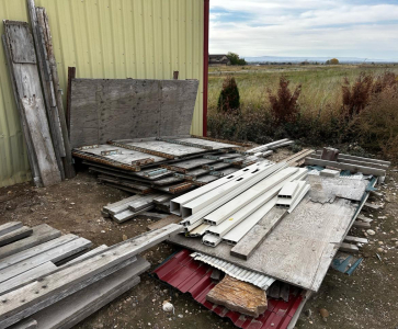 (20+) 4&rsquo;-25&rsquo; Assorted Wood Plank/ Sheets (5) 10&rsquo;-20&rsquo; Assorted Metal Sheets