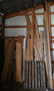 Approx. (30+) 18' Down to 3' Bundle of Wood/Lumber w/ Pallet