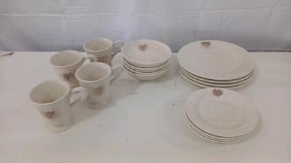 (1) 16-Piece Dish Set