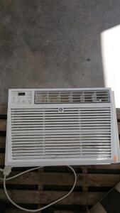 (1) GE Window Air Conditioner -21"L x21"W x15"H