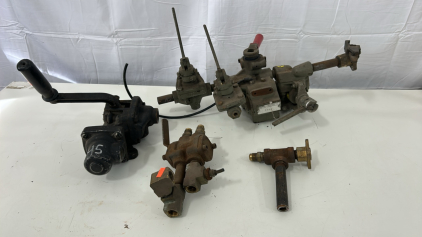 (1) Wabco TA41440 Train HD Brake Control Valve (1) Wabco TA43928 Train Hydraulic Control Valve (1) Wabco Train Brake Control System & More