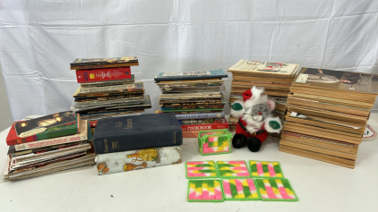 (30+) Assorted Cookbooks (50+) Vibtage Workbook Crochet Mini Magazines