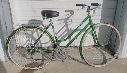 (1) 27" Sears Cruiser Green