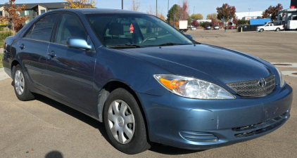 2003 TOYOTA CAMRY - AFTERMARKET STEREO!