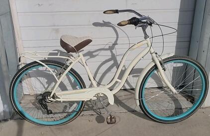 (1) 26" Schwinn Fairhaven Cruiser White