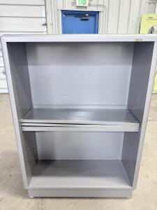 (1) Metal 3-Tier Storage Shelf