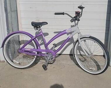 (1) 26" Nirve Cruiser Pink & White