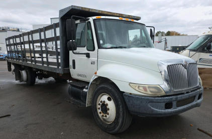 2002 INTERNATIONAL M4300 - DIESEL - LIFTGATE