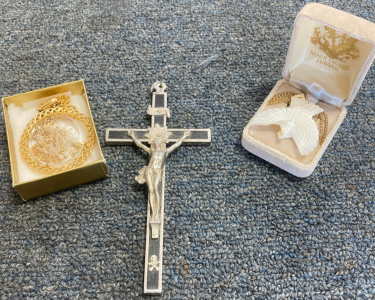 (3) Religious Themed Pieces