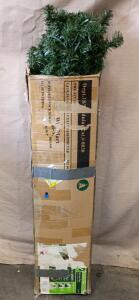 6.5 ft Pre Lit Colorado Pine Christmas Tree In Box