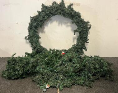 48&rdquo; Outdoor Christmas Wreath & (7) Short Pre-Lit Christmas Garlands
