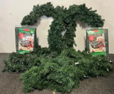 (2) 36&rdquo; Christmas Wreaths, (2) Short Pre-Lit Christmas Garlands & (3) Long Pre-Lit Christmas Garlands