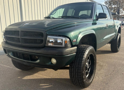 BANK REPO - 2000 DODGE DAKOTA - 4X4!