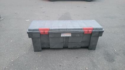 (1) 5'x22"x22" RubberMaid Box