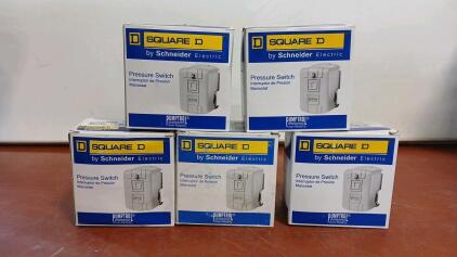 (5) Square D Pumptrol 40-60 PSI Pressure Switch