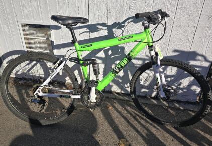 26"V200 Green and White Adult Bike