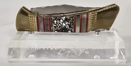Beautiful Painted Pony Display Pocket Knife "Mako" Series W/ Display Stand