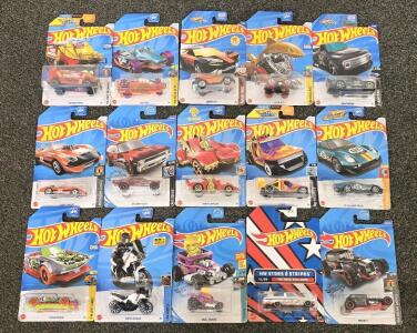 (15) Collectible Hot Wheels Cars