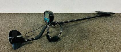 Metal Detector With Headphones (Powers On)