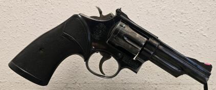 Smith & Wesson Model 19-3 Revolver, .357 Magnum, Blued Finish, Serial K941953