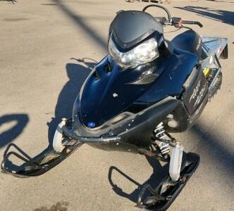 2007 Polaris RMK 700 Snowmobile, 700cc, Black, Has Good Compression.