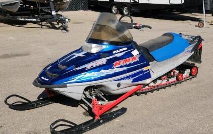 2002 Polaris RMK 700 Snowmobile STARTS AND RUNS