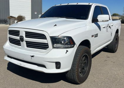2014 RAM 1500 SPORT - 4X4!