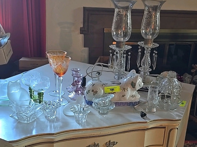 ( OFFSITE) Vintage Lamps and Home Decor