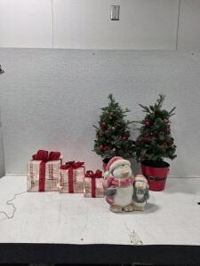 (1) Alpine Corporation 14-in Figurine Penguin Christmas Decor (1) Pre-Lit White Gift Boxes, Set of Three, White Lights, *Tested, works* (2) 32" Pre-Lit, Pre-decorated Potted Christmas Trees, *Tested, works*<br/>Please inspect photos and in person