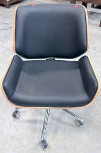 (1) Black & Wood Rolling Office Chair
