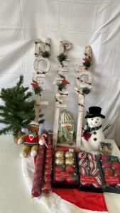 Assorted Christmas Decorations & Ornaments