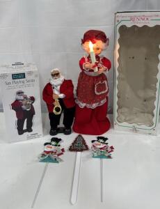 (1) Holiday Home Sax Playing Santa &ldquo;Up On The Rooftop&rdquo; (1) Vintage Rennoc Animations Mrs. clause & More